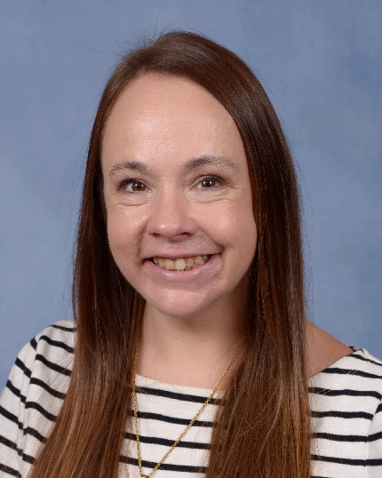 A photograph of third grade teacher Heidi Pontius.
